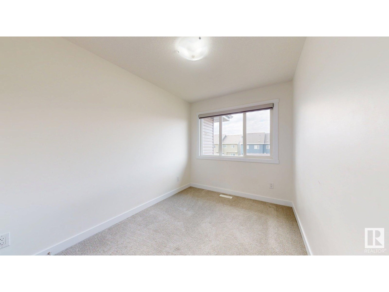 Photo 20 of 3230 4 St Nw, Edmonton AB