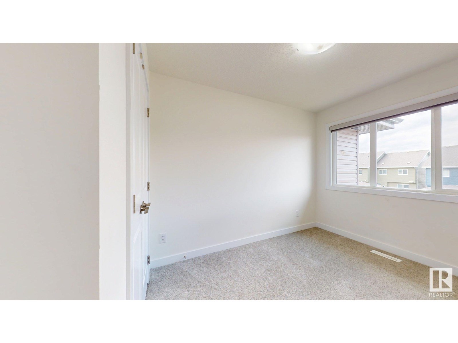 Photo 21 of 3230 4 St Nw, Edmonton AB