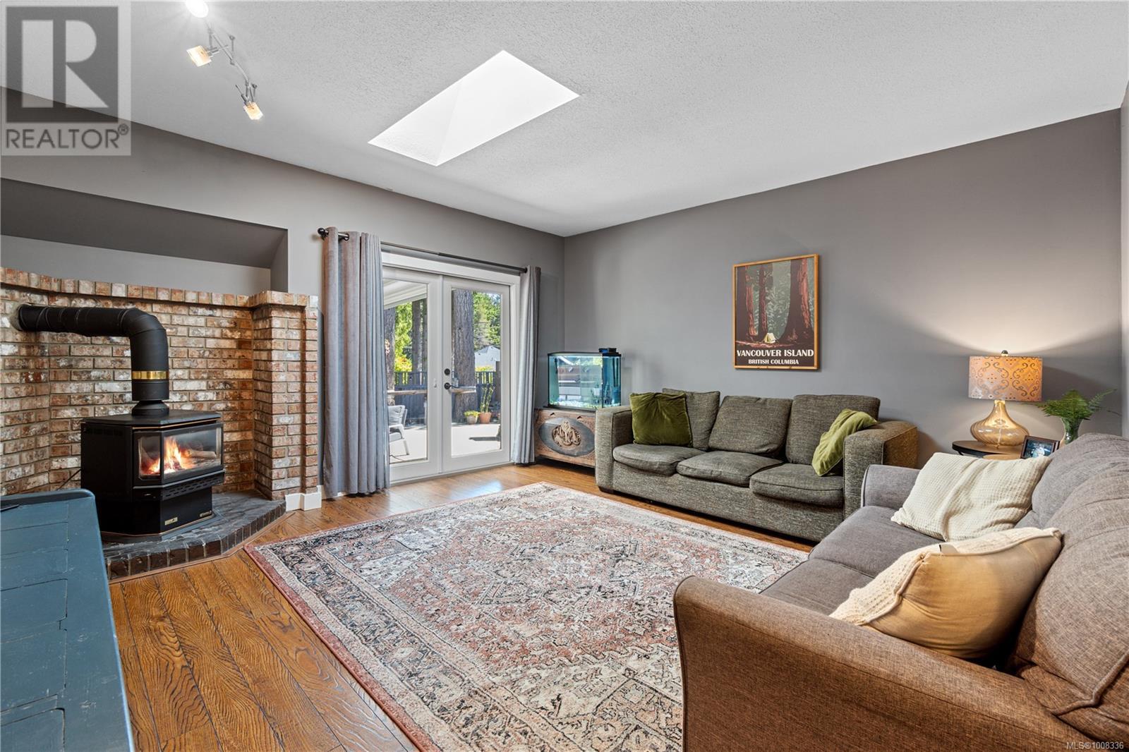 Photo 16 of 667 Tamarack Dr, Qualicum Beach BC