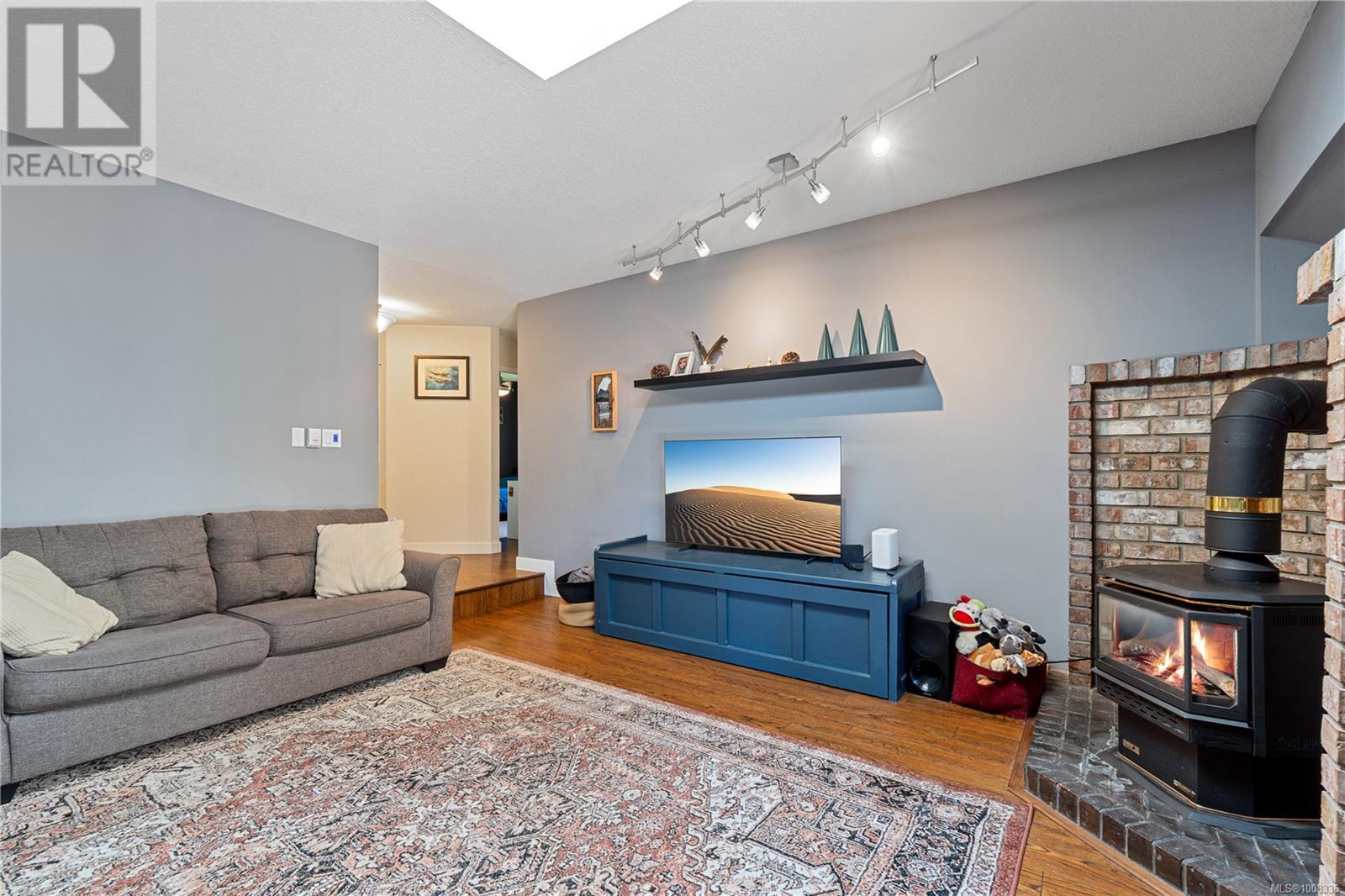 Photo 17 of 667 Tamarack Dr, Qualicum Beach BC