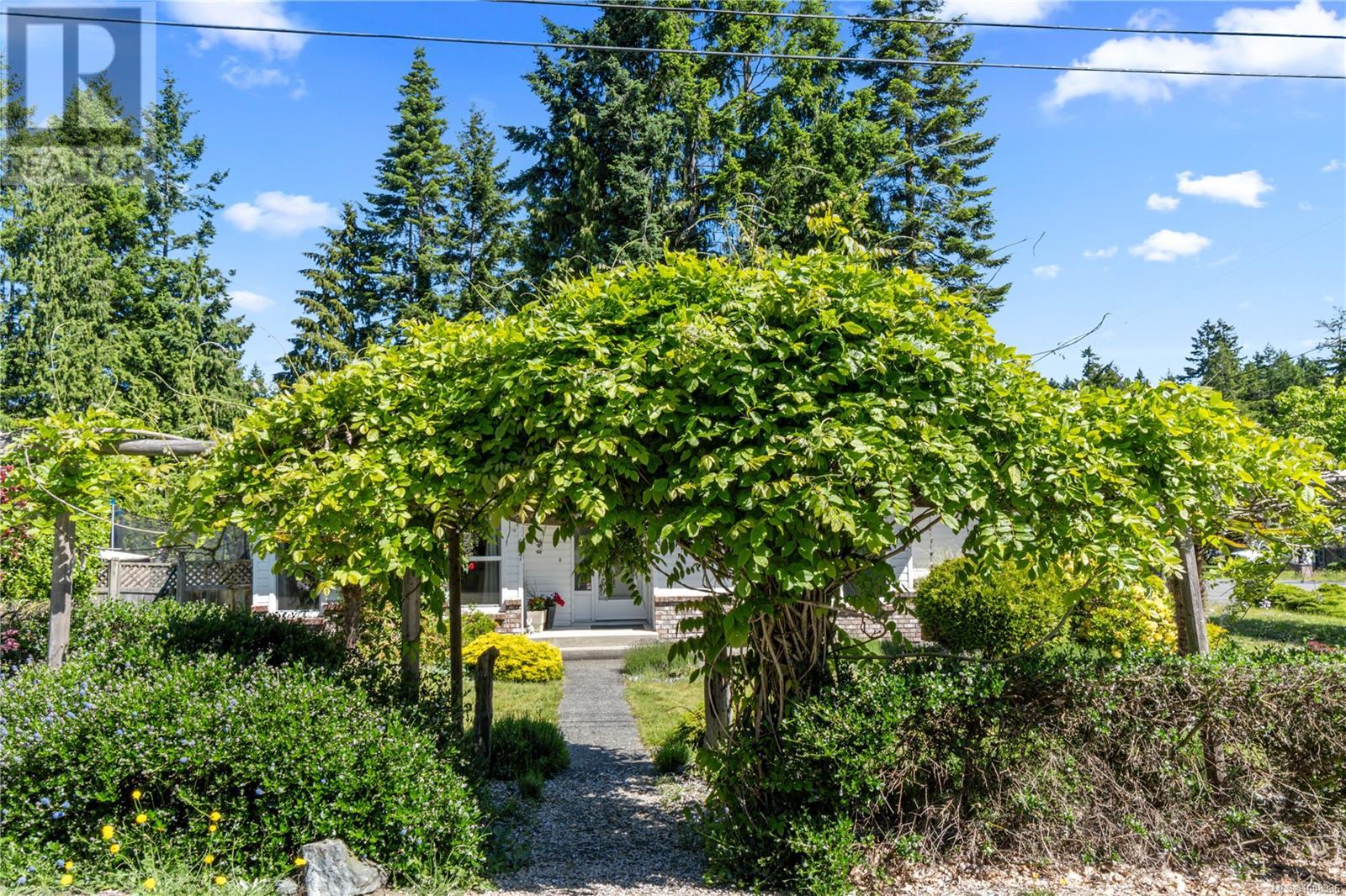 Photo 27 of 667 Tamarack Dr, Qualicum Beach BC