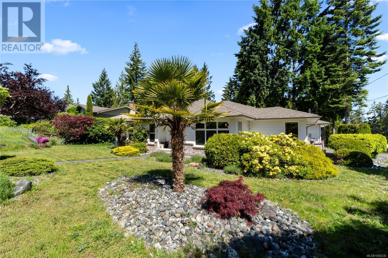 Photo 30 of 667 Tamarack Dr, Qualicum Beach BC
