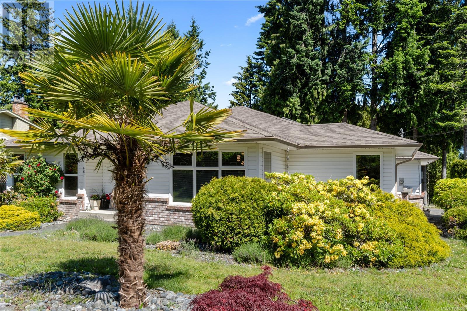 Photo 31 of 667 Tamarack Dr, Qualicum Beach BC