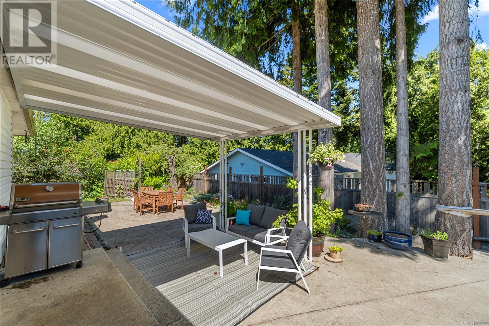 Photo 36 of 667 Tamarack Dr, Qualicum Beach BC