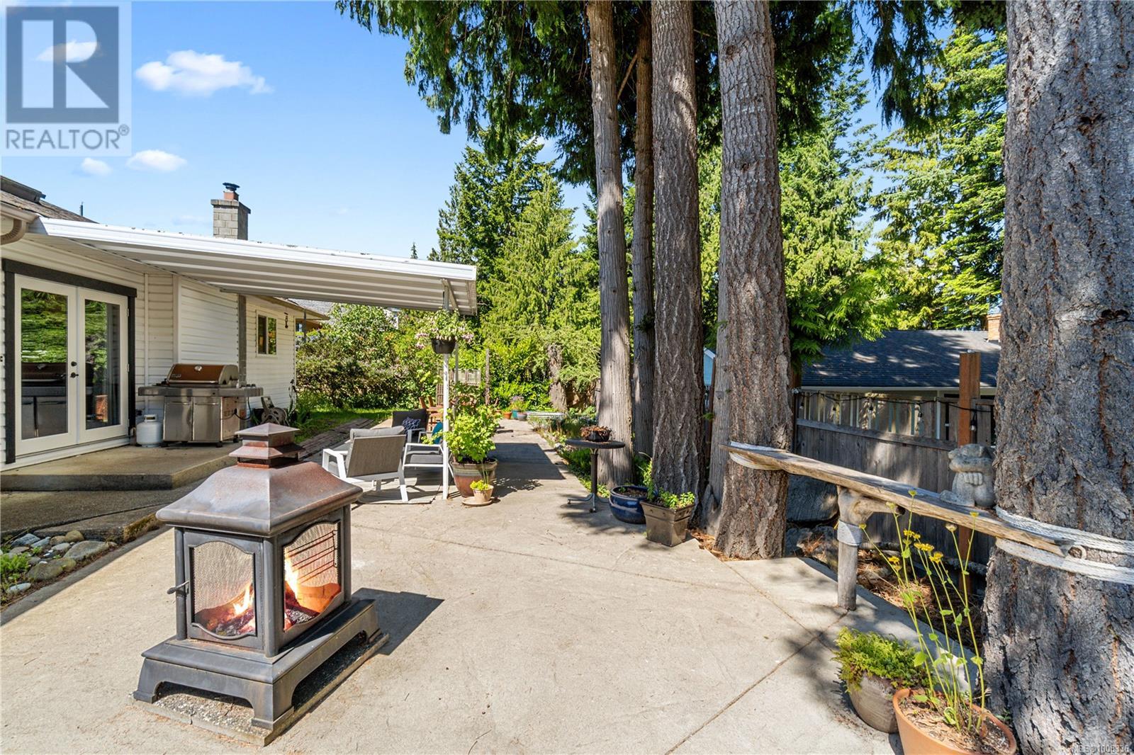 Photo 39 of 667 Tamarack Dr, Qualicum Beach BC