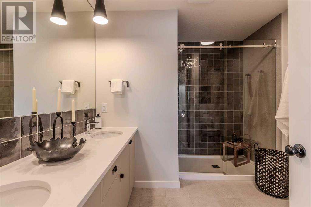 Photo 5 of 1449 Rangeview Drive Se, Calgary AB