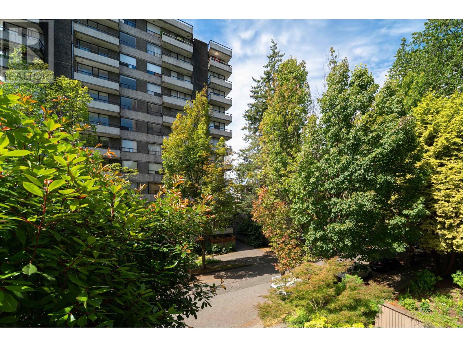 Photo 13 of 201 1219 Harwood Street, Vancouver BC