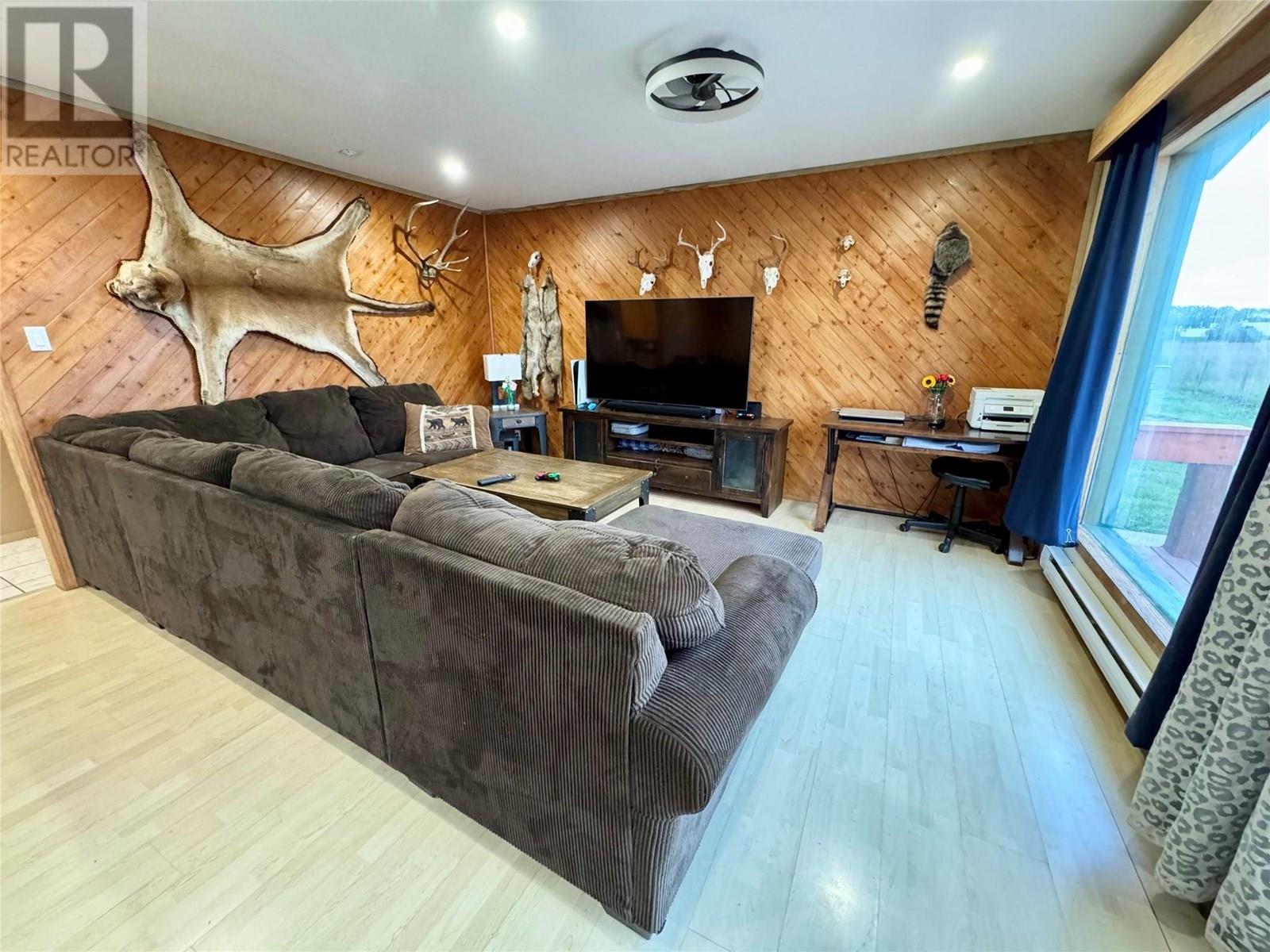 Photo 3 of 15451 Old Edmonton Highway, Dawson Creek BC