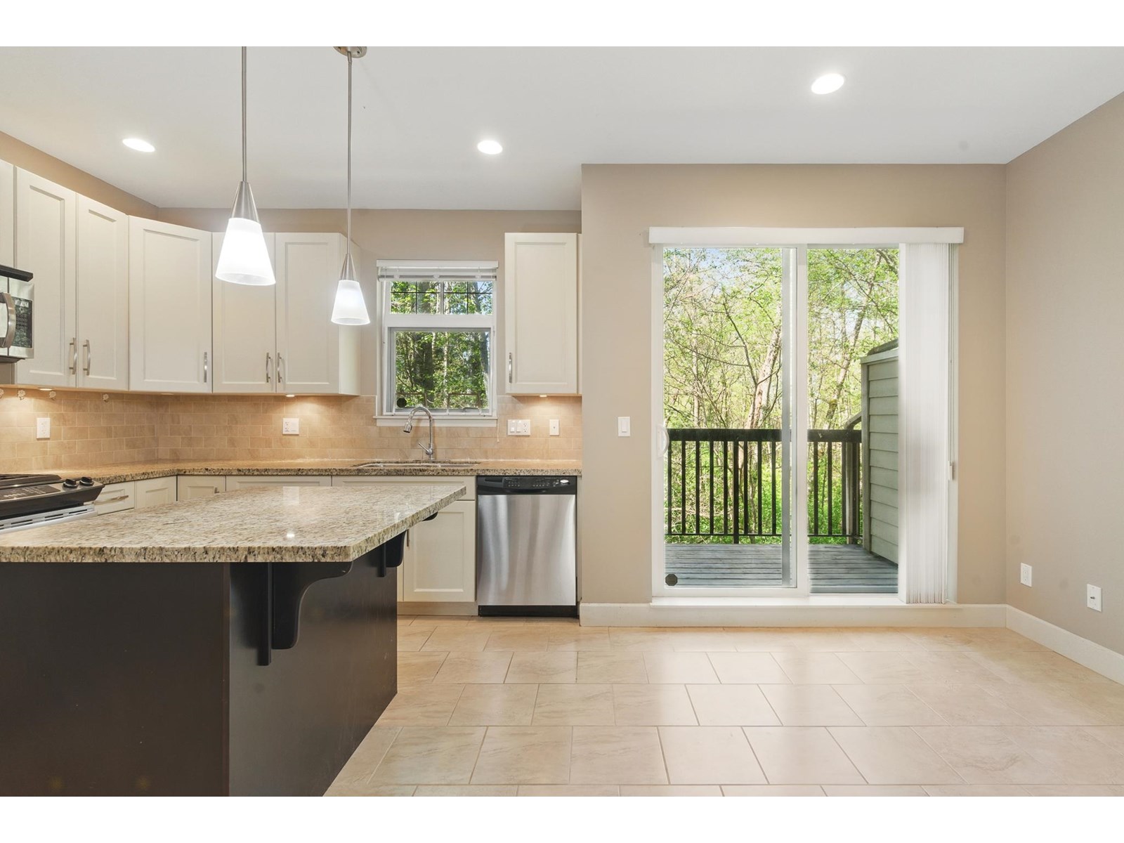 Photo 13 of 44 2979 156 Street, Surrey BC