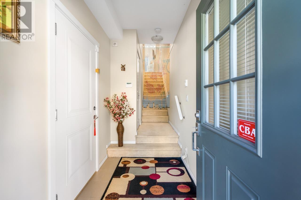 Photo 3 of 25 1125 Kensal Place, Coquitlam BC