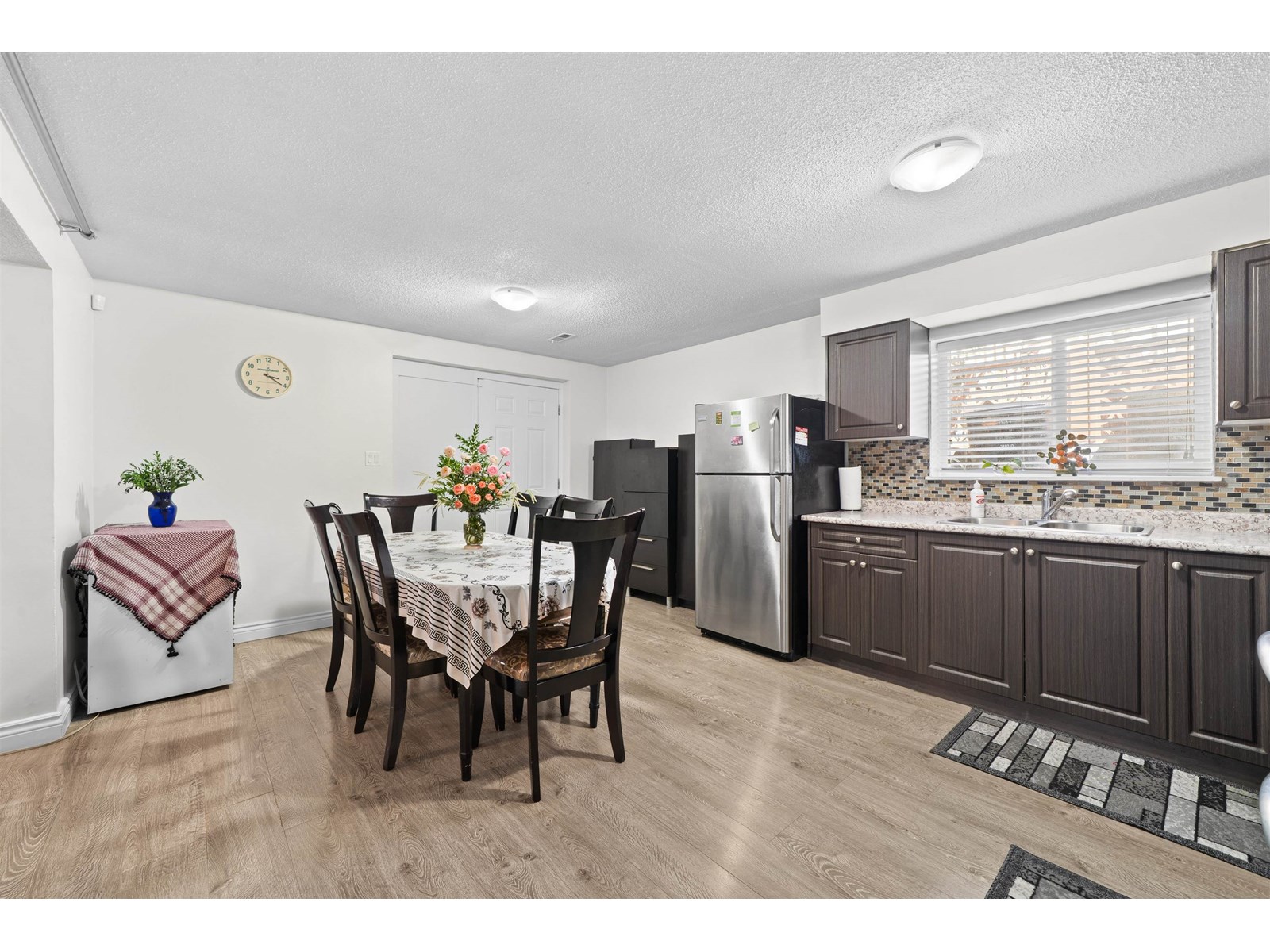 Photo 4 of 13687 112 Avenue, Surrey BC