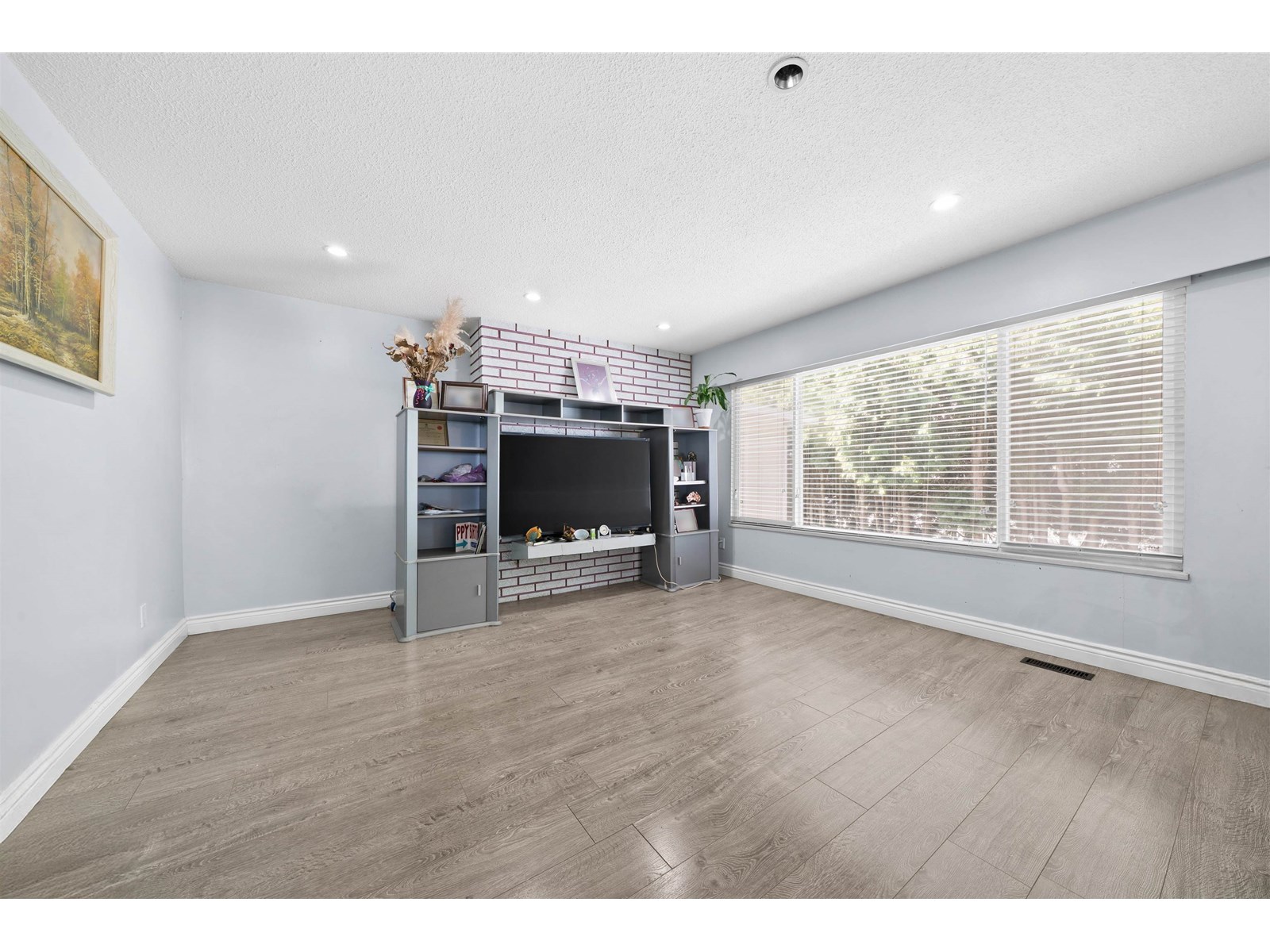 Photo 8 of 13687 112 Avenue, Surrey BC