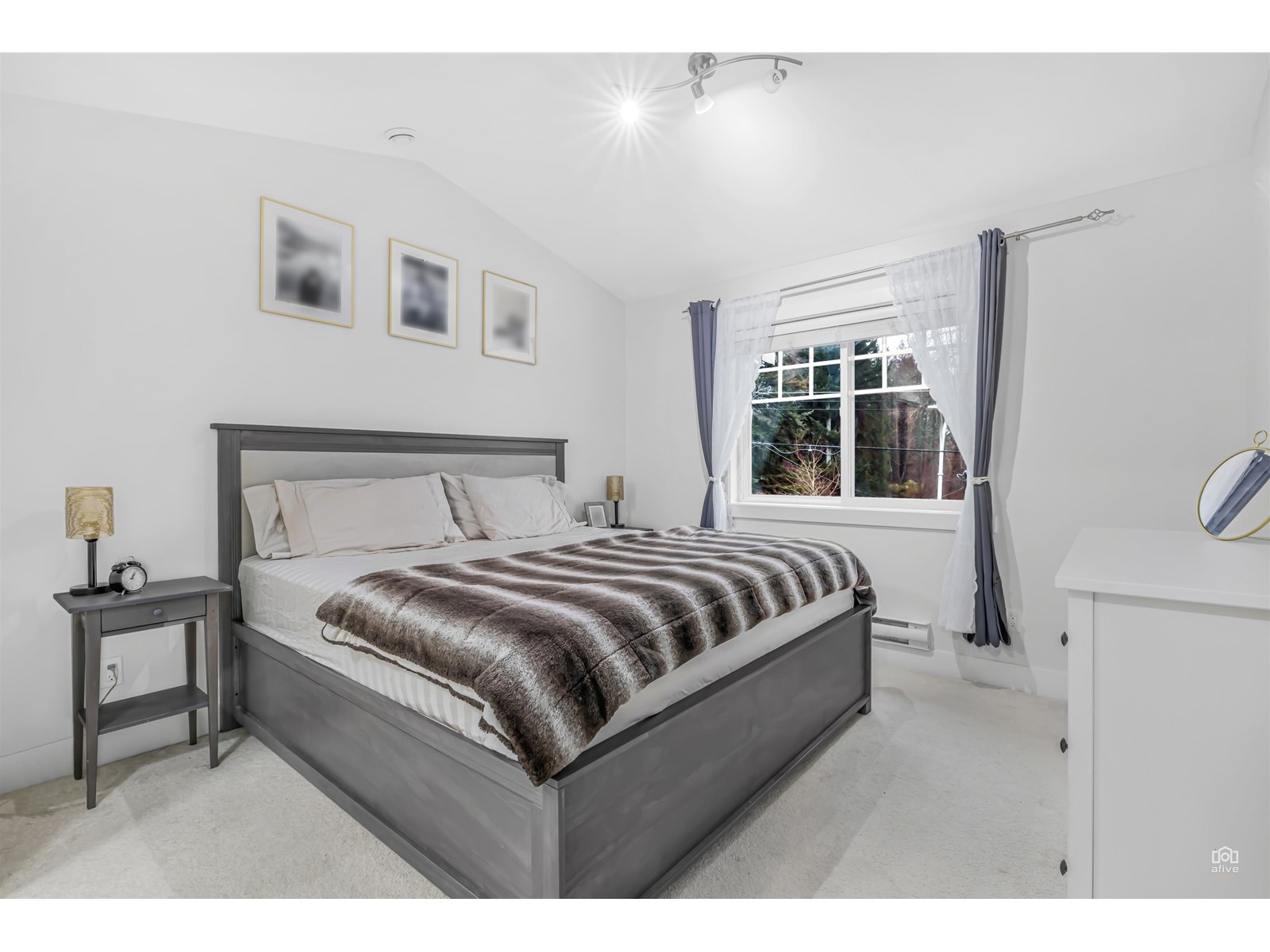 Photo 13 of 10 13898 64 Avenue, Surrey BC