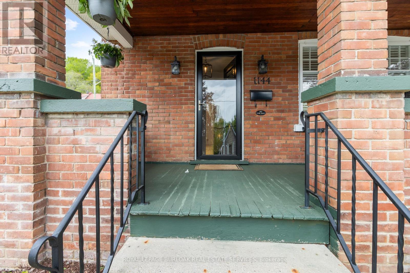 Photo 10 of 1144 4th Avenue W, Owen Sound ON