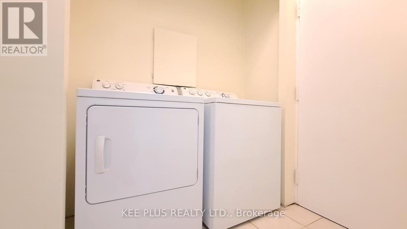 Photo 2 of 2055 100 Mornelle Court, Toronto ON