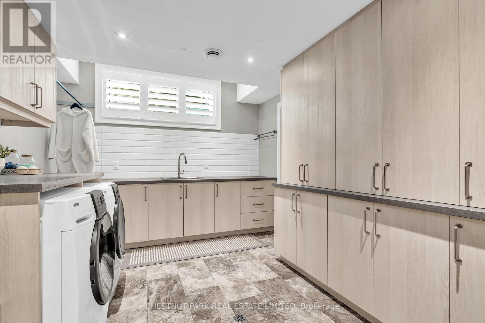 Photo 42 of 46 Anita Drive, Wellesley ON