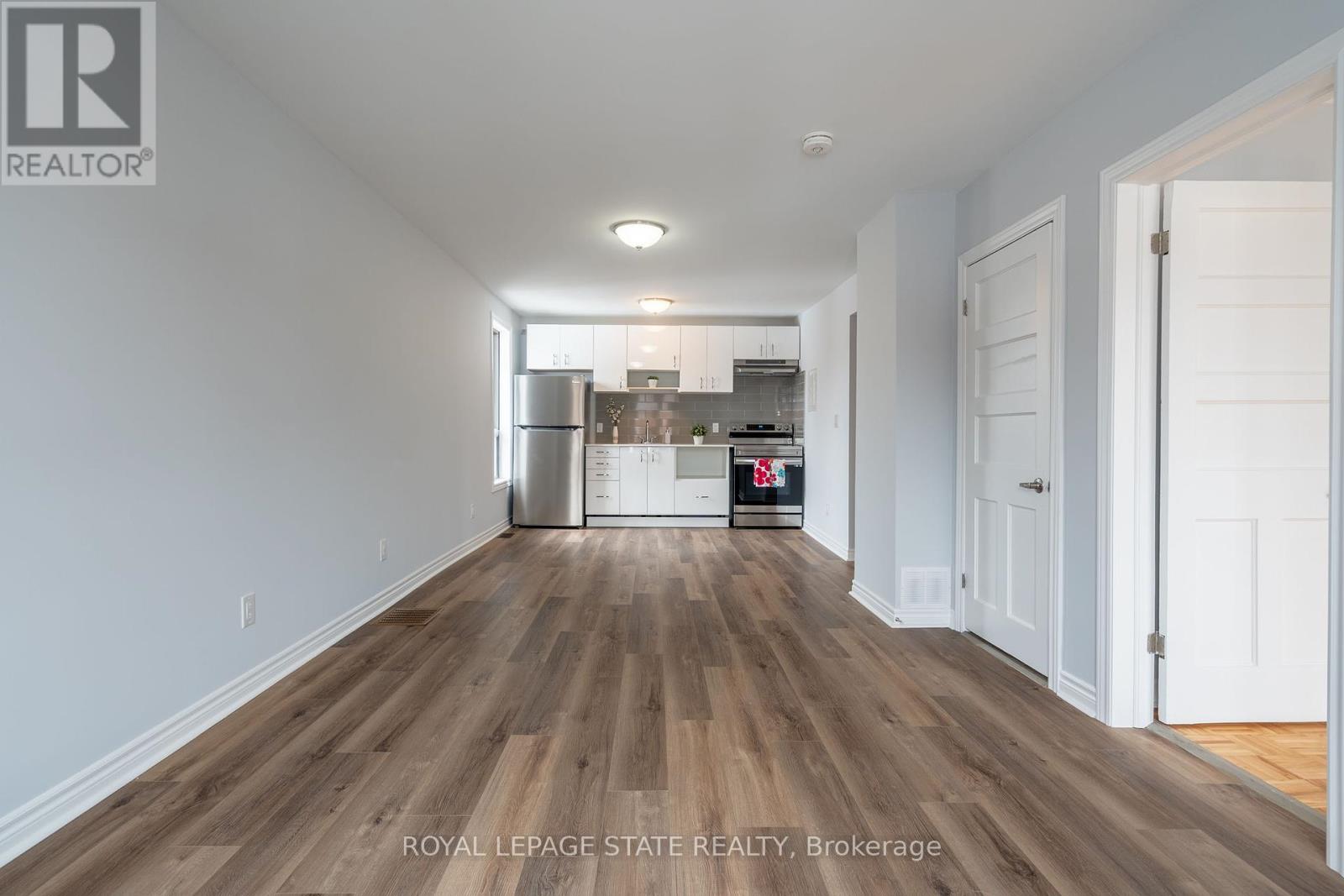Photo 11 of 2 325 Robert Street, Hamilton ON