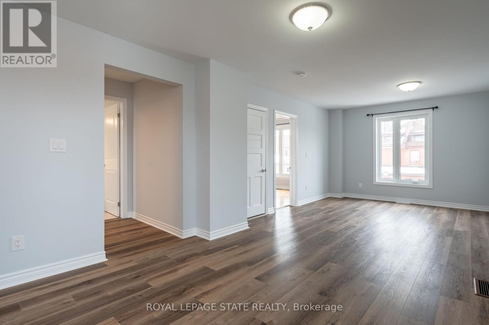 Photo 2 of 2 325 Robert Street, Hamilton ON