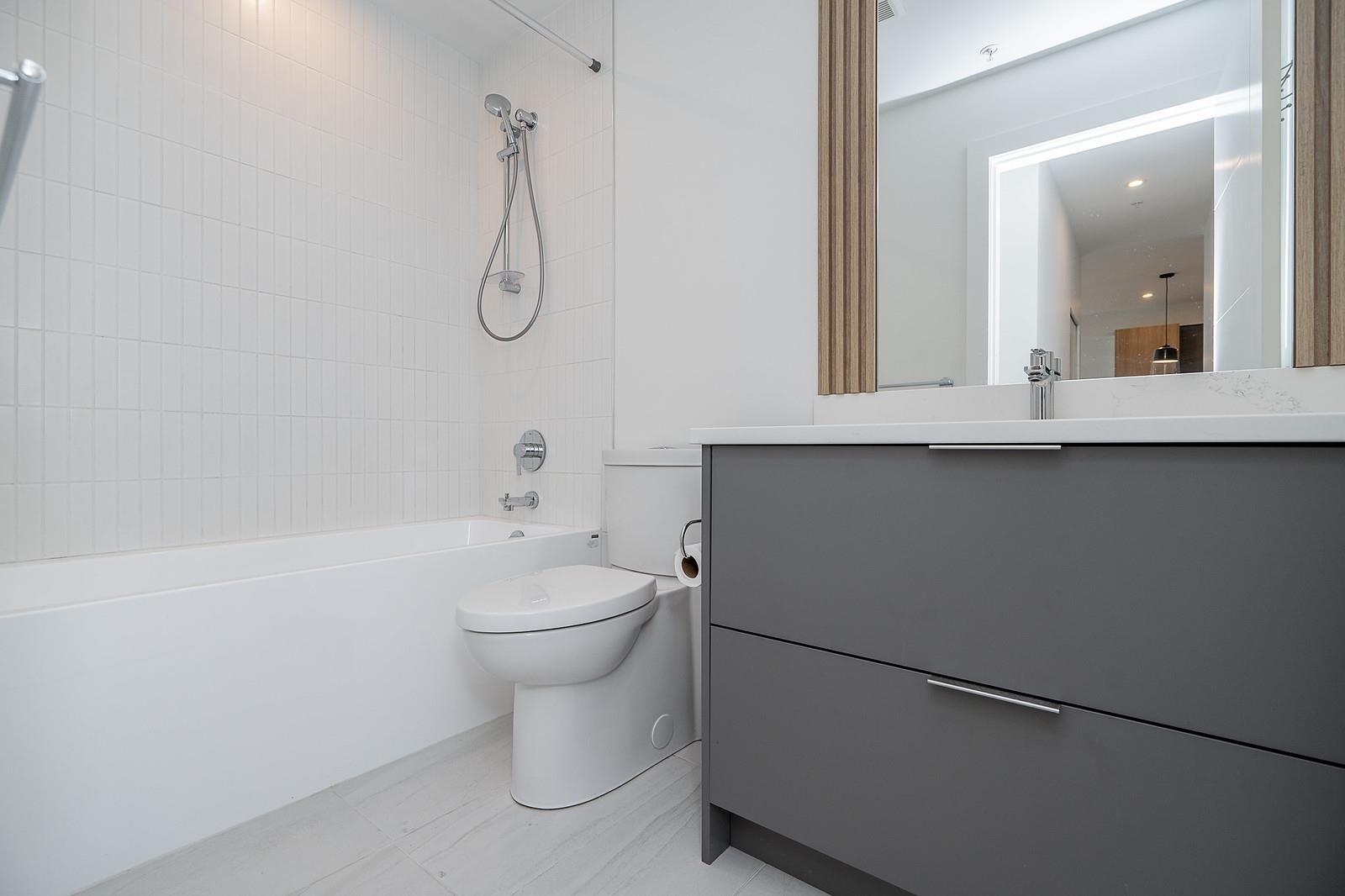 Photo 11 of 406 20695 Eastleigh Crescent, Langley BC