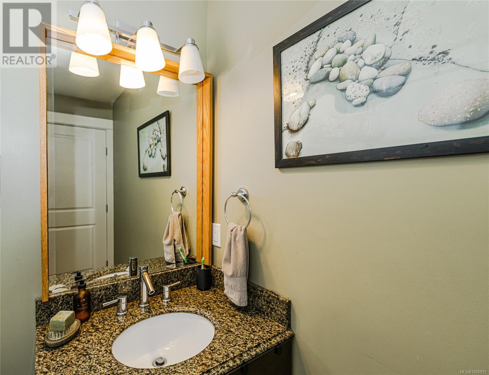 Photo 12 of 407 1315 Esquimalt Rd, Esquimalt BC