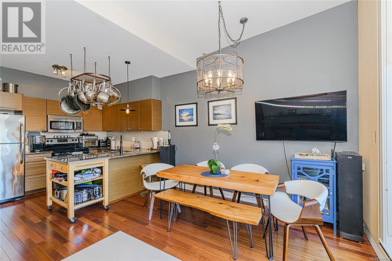 Photo 6 of 407 1315 Esquimalt Rd, Esquimalt BC