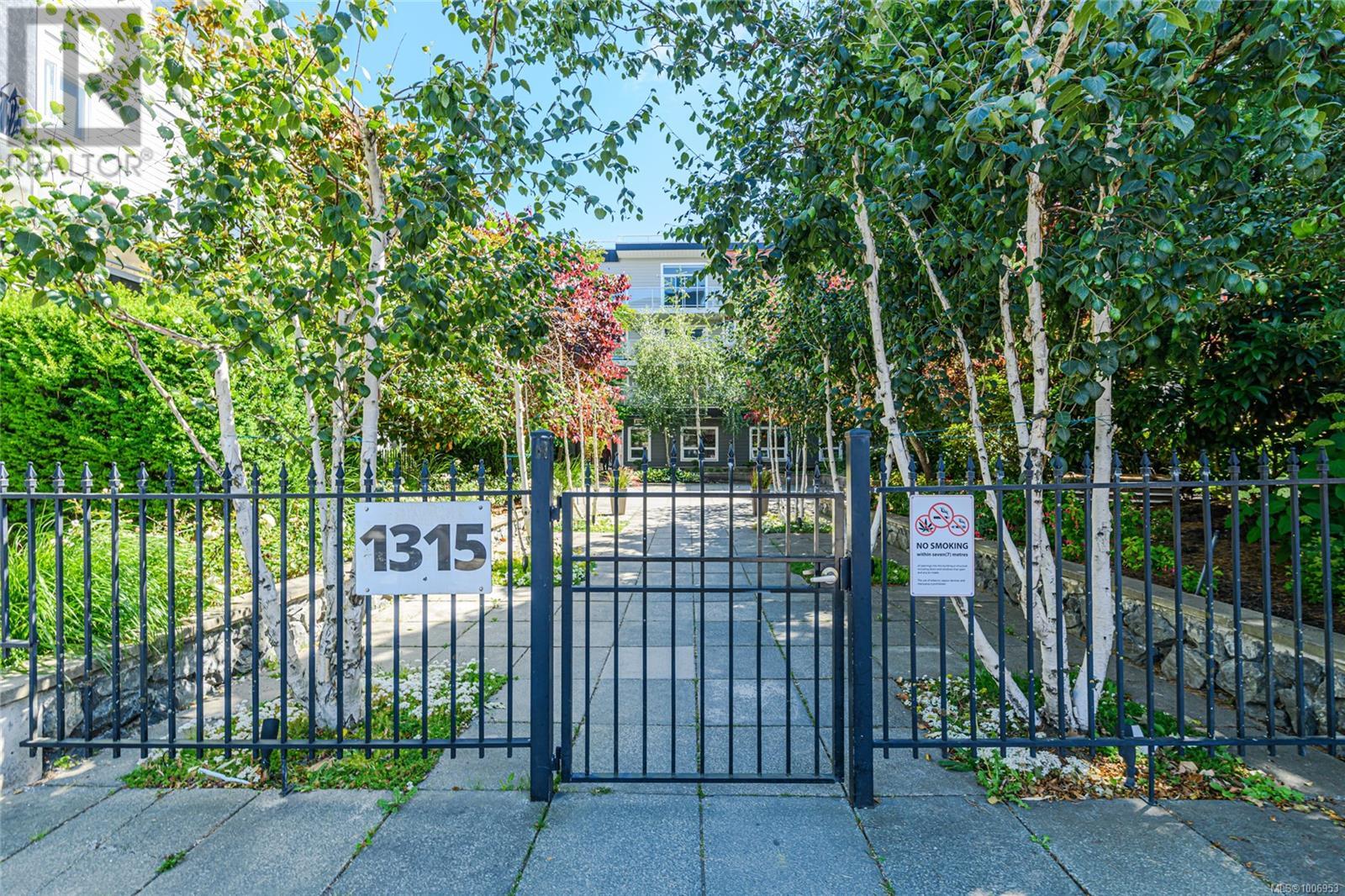 Photo 27 of 407 1315 Esquimalt Rd, Esquimalt BC