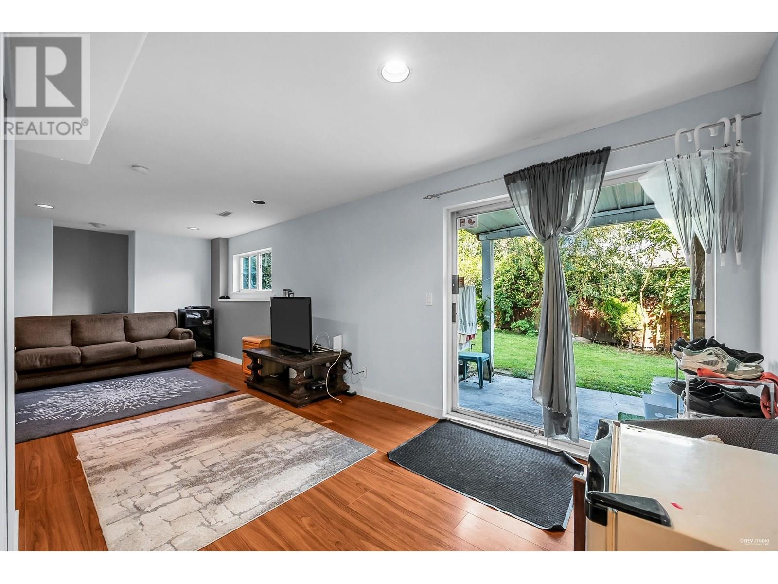 Photo 36 of 1601 Pinetree Way, Coquitlam BC