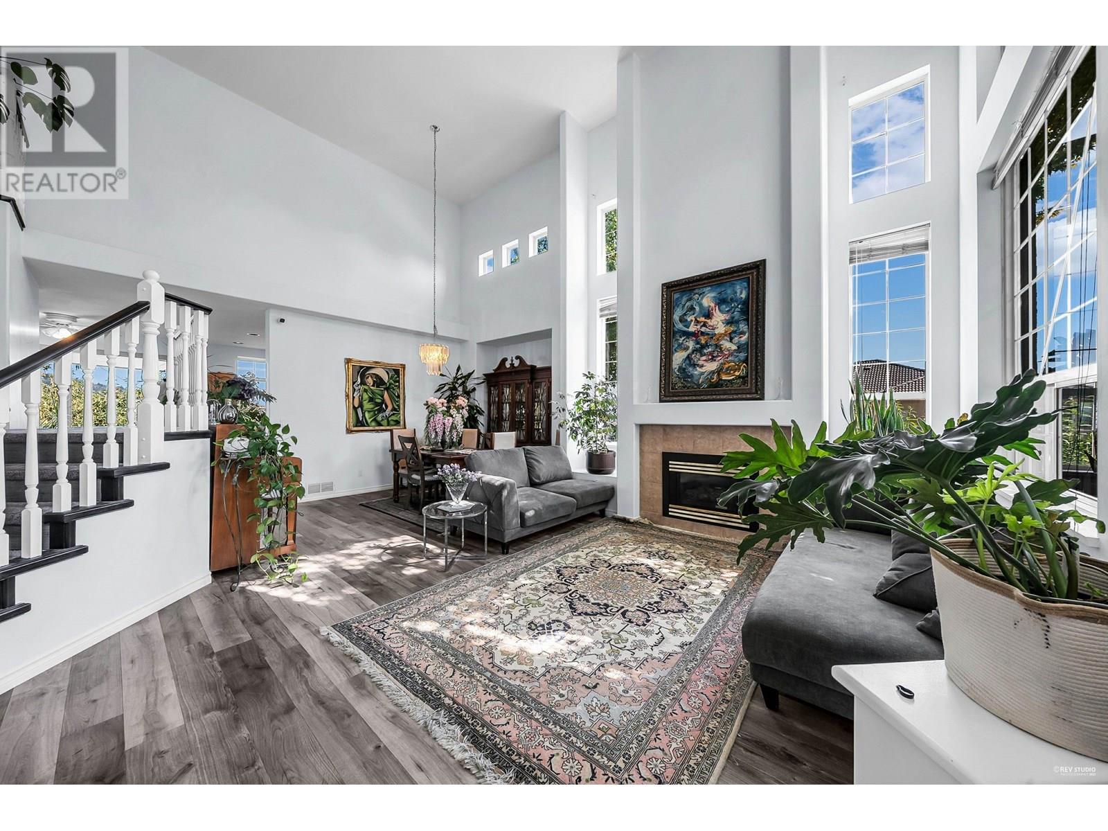 Photo 9 of 1601 Pinetree Way, Coquitlam BC