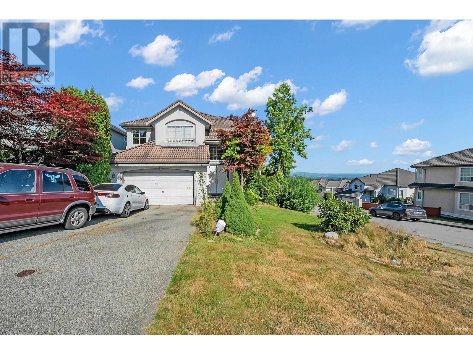 Photo 2 of 1601 Pinetree Way, Coquitlam BC