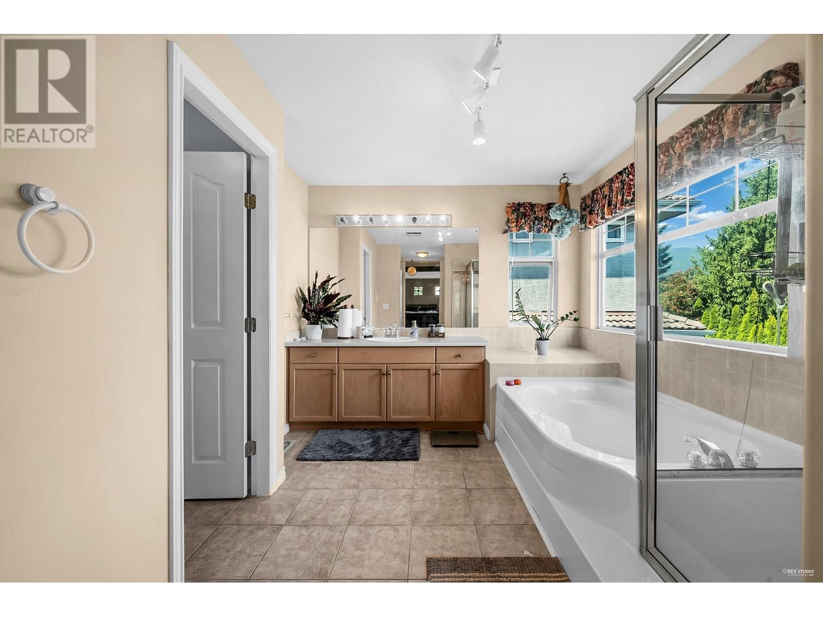 Photo 29 of 1601 Pinetree Way, Coquitlam BC