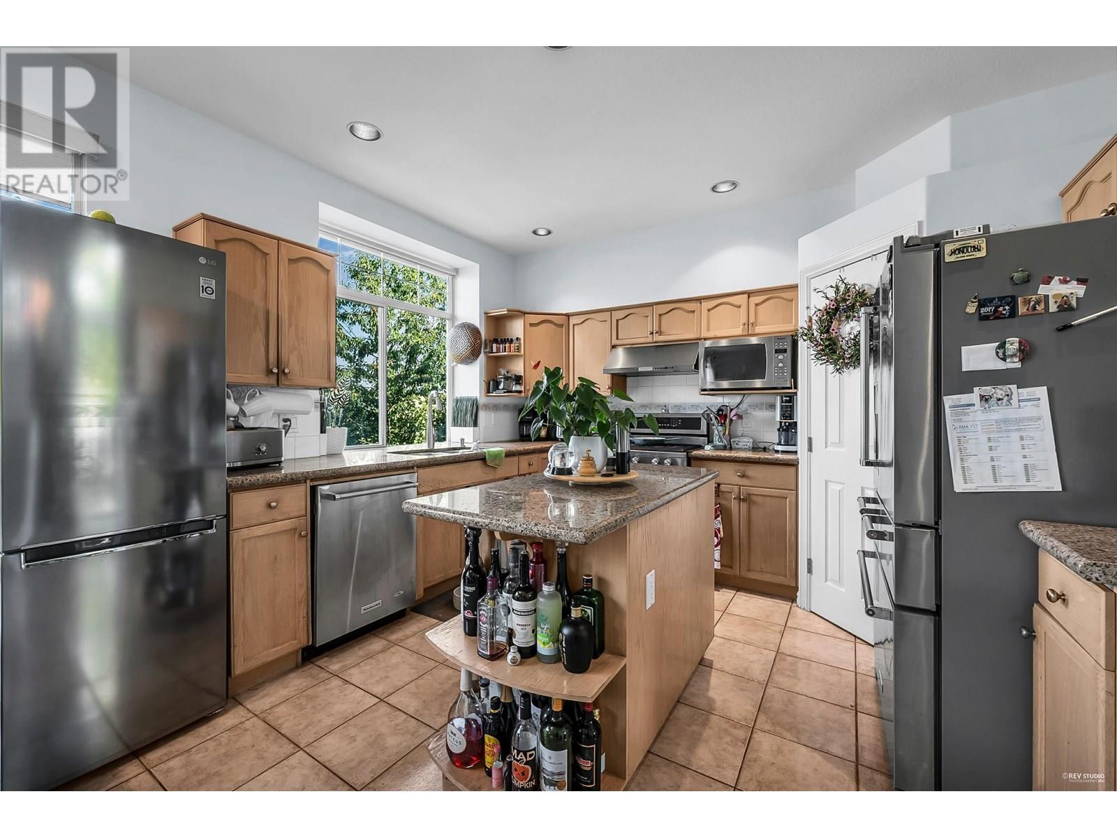 Photo 15 of 1601 Pinetree Way, Coquitlam BC