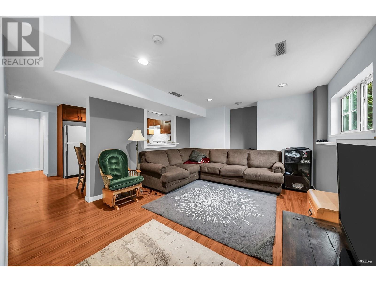 Photo 35 of 1601 Pinetree Way, Coquitlam BC