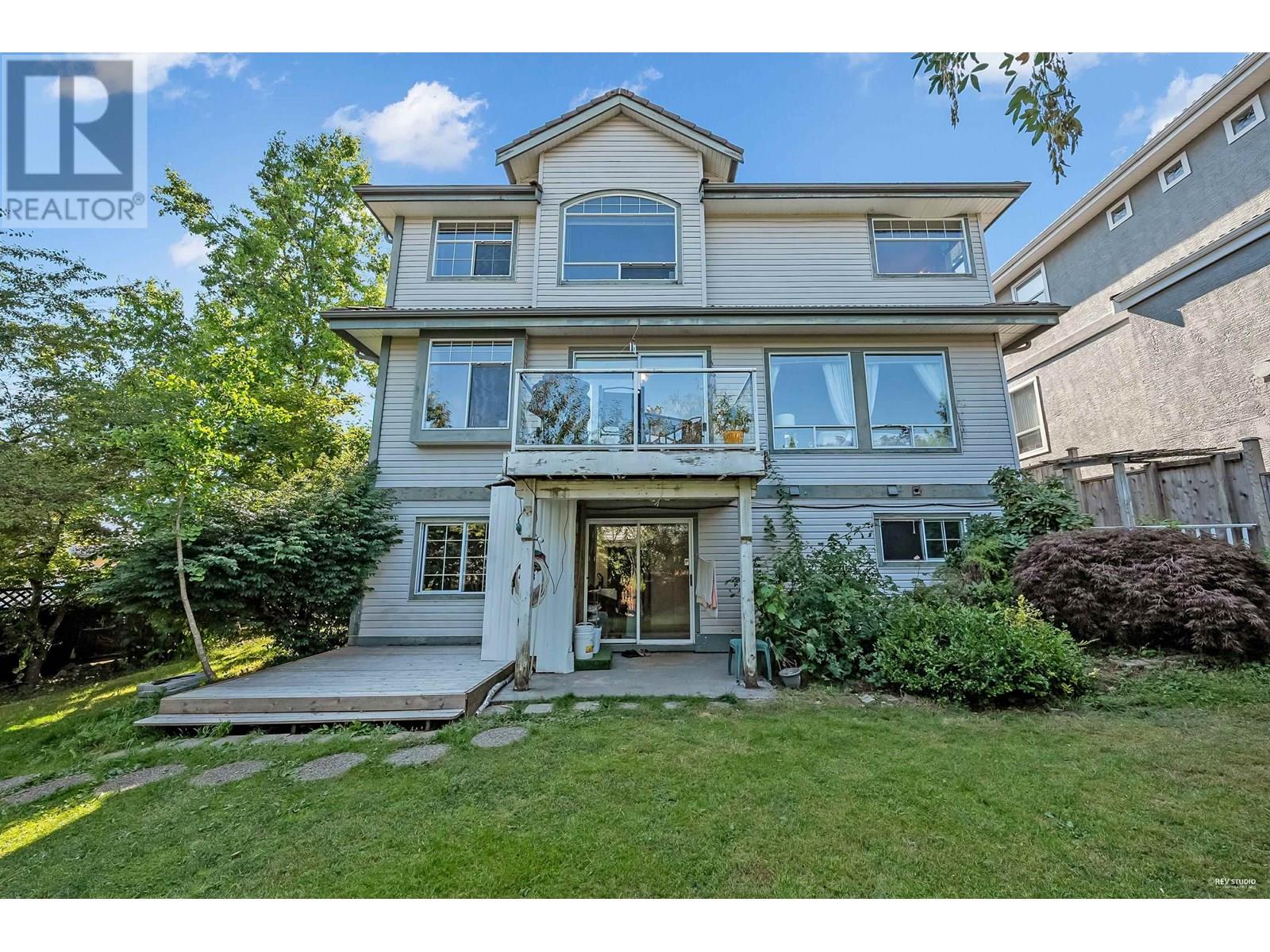 Photo 4 of 1601 Pinetree Way, Coquitlam BC