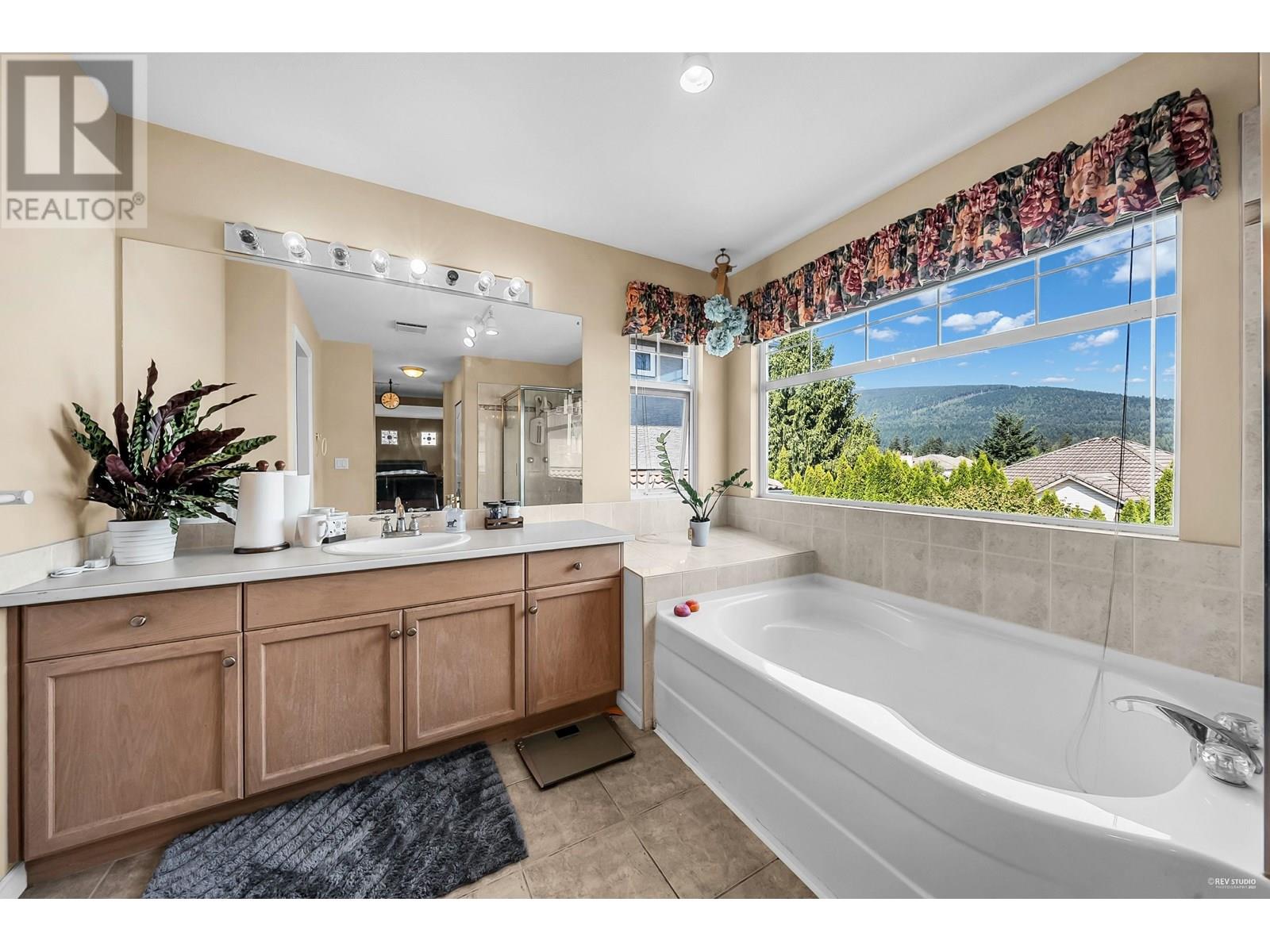 Photo 28 of 1601 Pinetree Way, Coquitlam BC