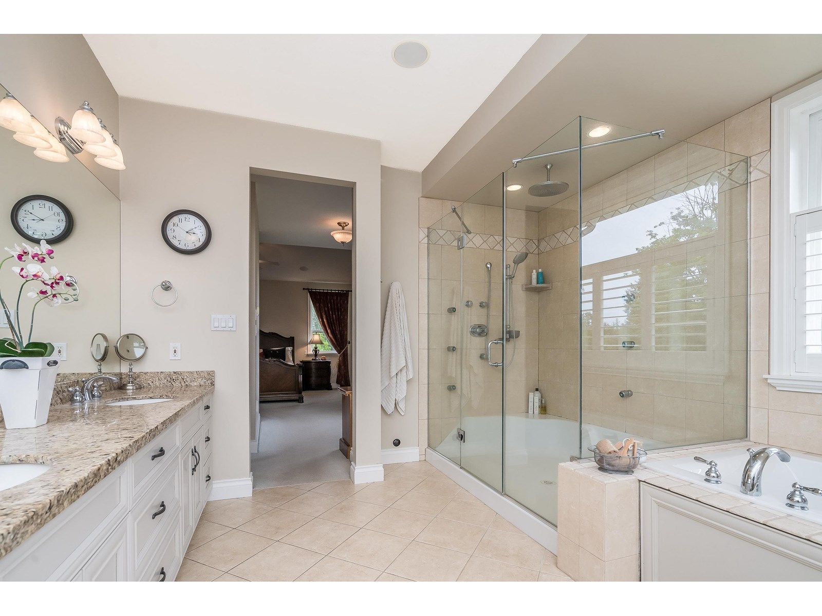 Photo 3 of 1192 212 Street, Langley BC