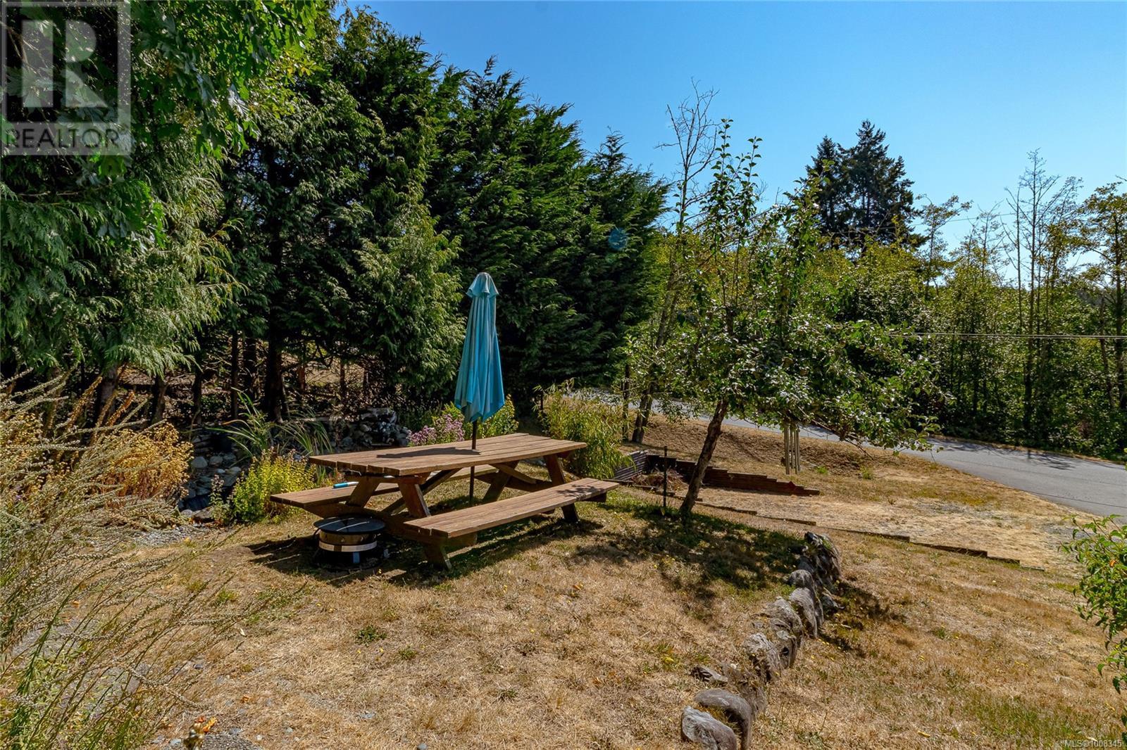 Photo 14 of 2074 Ludlow Rd, Sooke BC