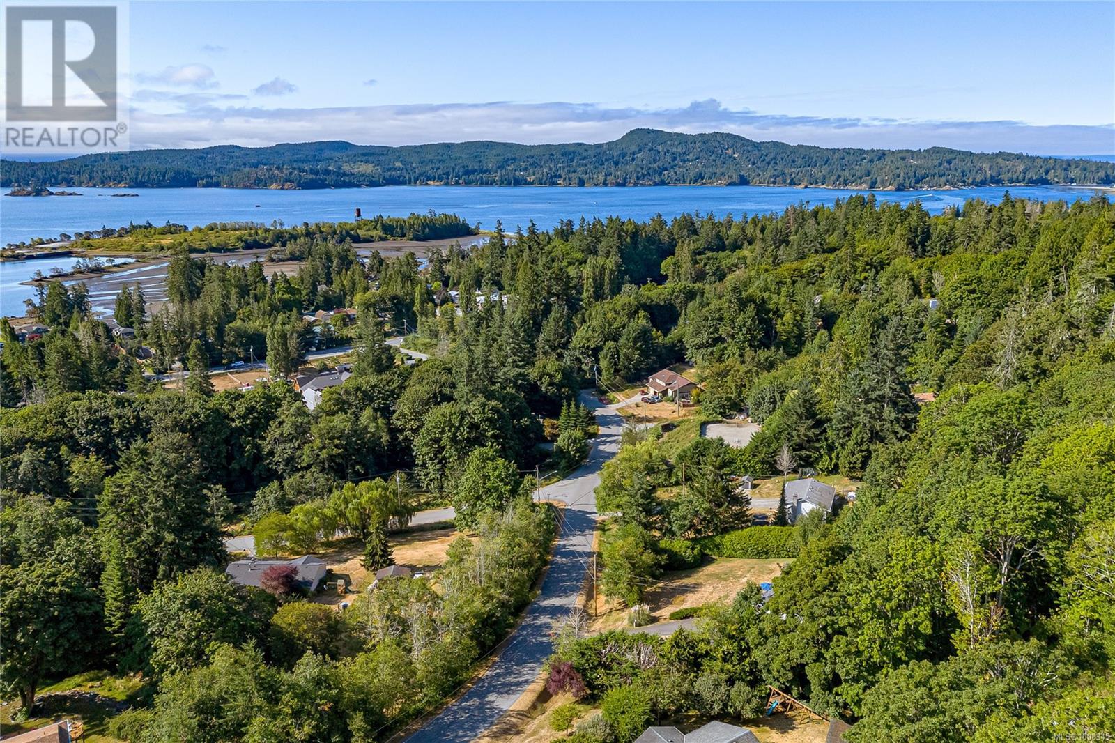 Photo 2 of 2074 Ludlow Rd, Sooke BC