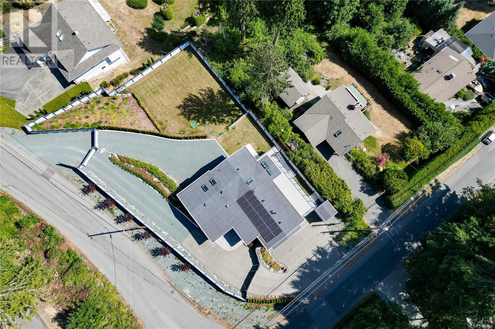 667 Noowick Rd, Mill Bay