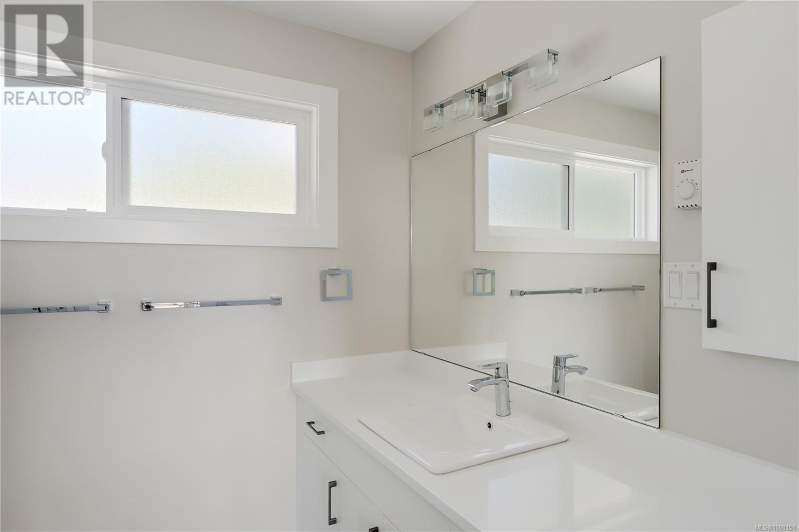 667 Noowick Rd, Mill Bay