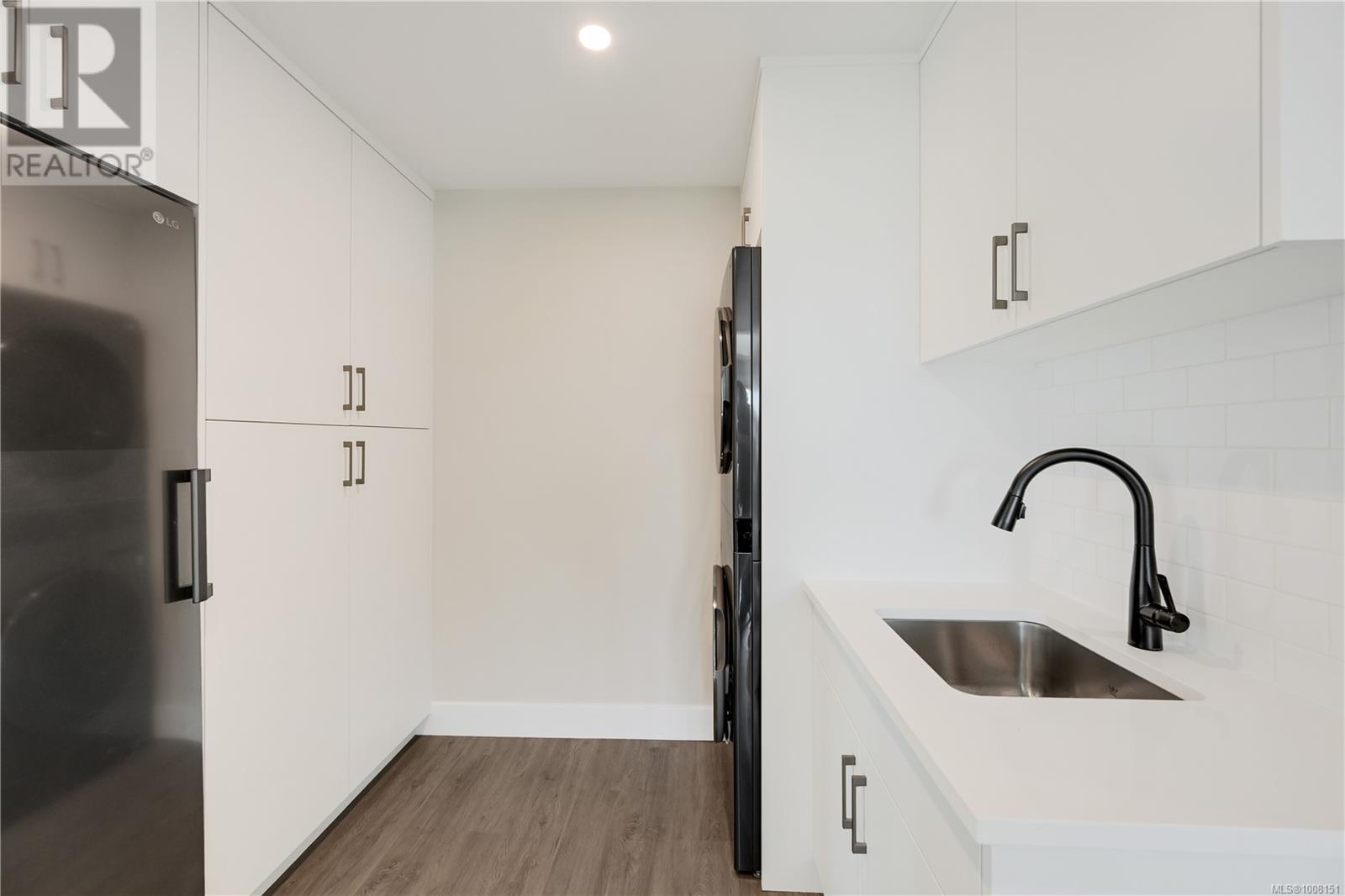 667 Noowick Rd, Mill Bay