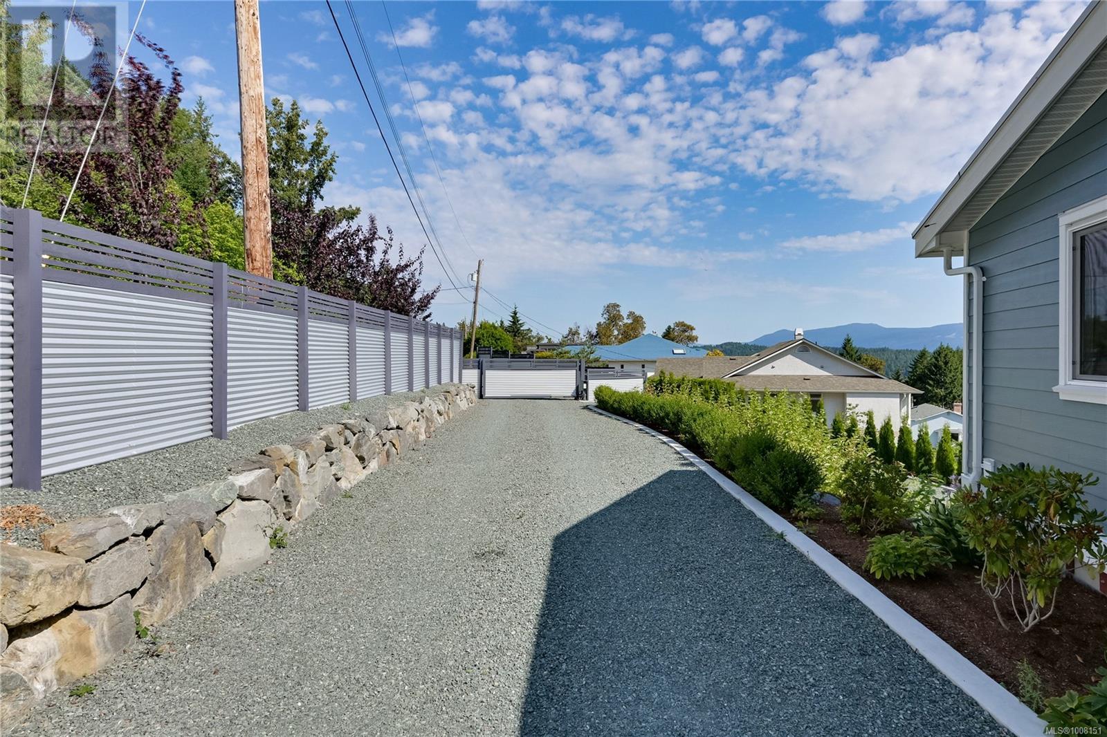 667 Noowick Rd, Mill Bay