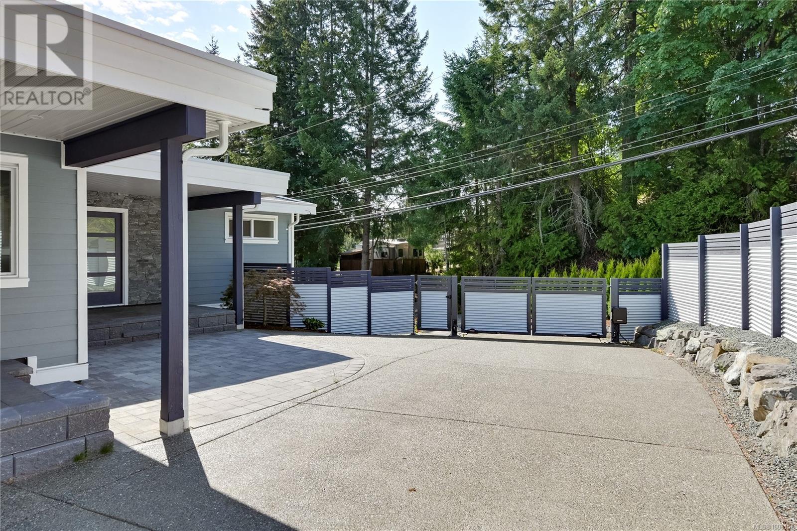 667 Noowick Rd, Mill Bay