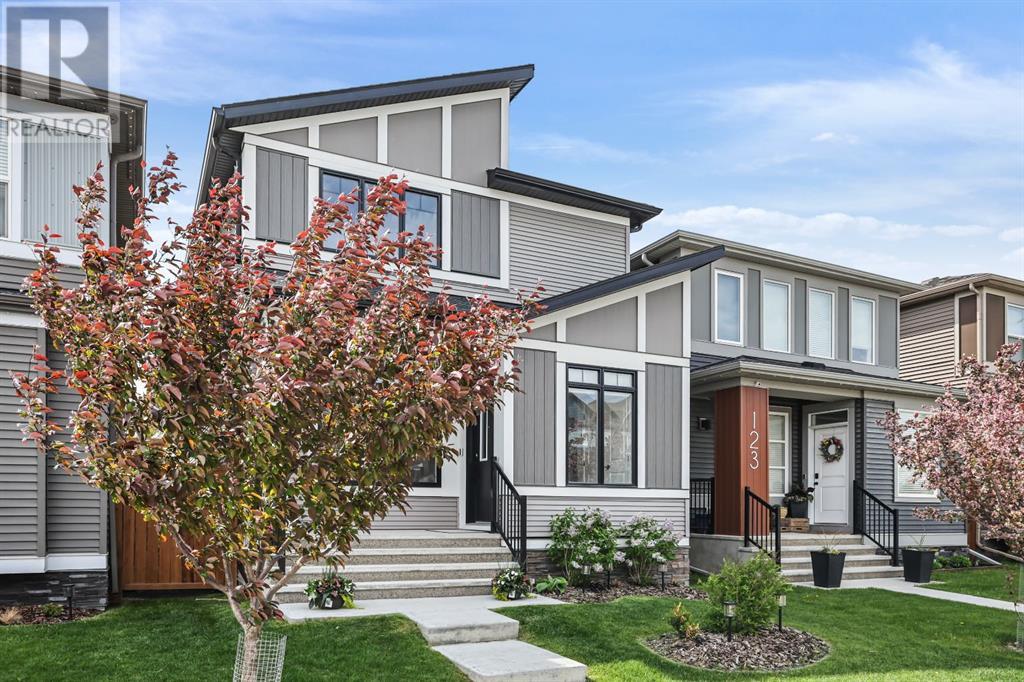 Photo 2 of 119 Wolf Creek Manor Se, Calgary AB