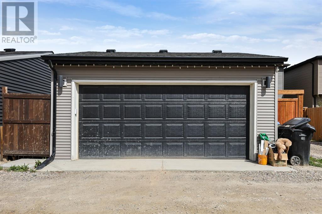 Photo 35 of 119 Wolf Creek Manor Se, Calgary AB