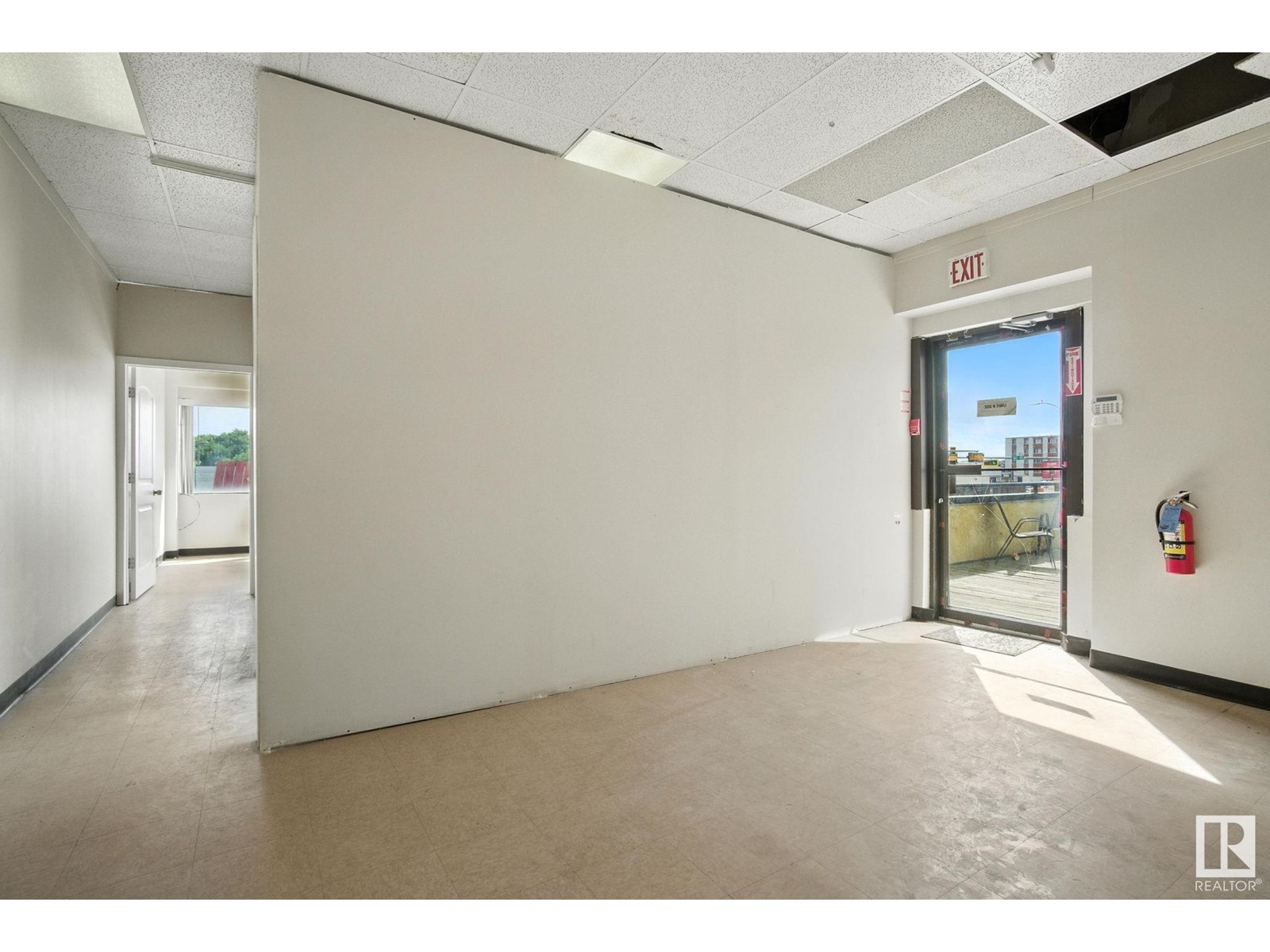 Photo 4 of 202 16220 Stony Plain Rd Nw, Edmonton AB
