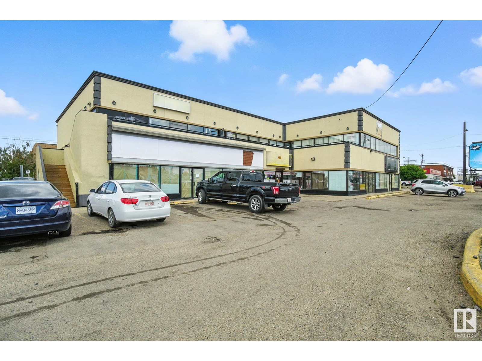 Photo 1 of 202 16220 Stony Plain Rd Nw, Edmonton AB