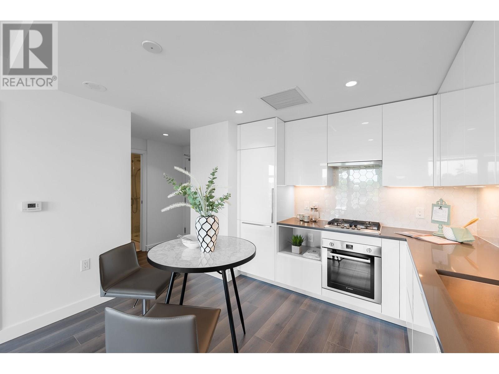 Photo 4 of 405 8181 Chester Street, Vancouver BC