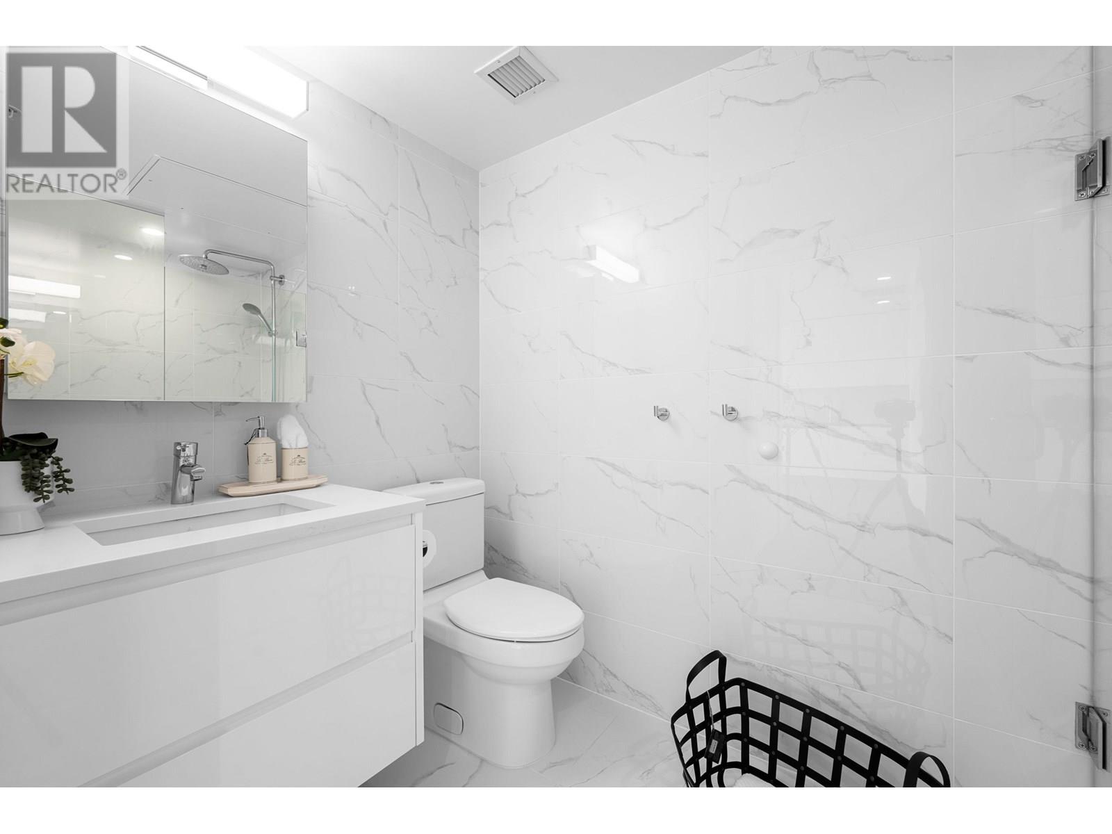 Photo 15 of 405 8181 Chester Street, Vancouver BC