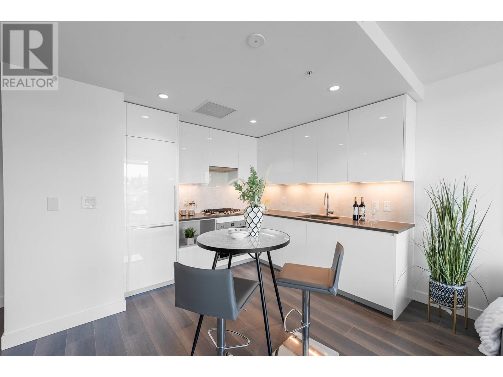 Photo 7 of 405 8181 Chester Street, Vancouver BC