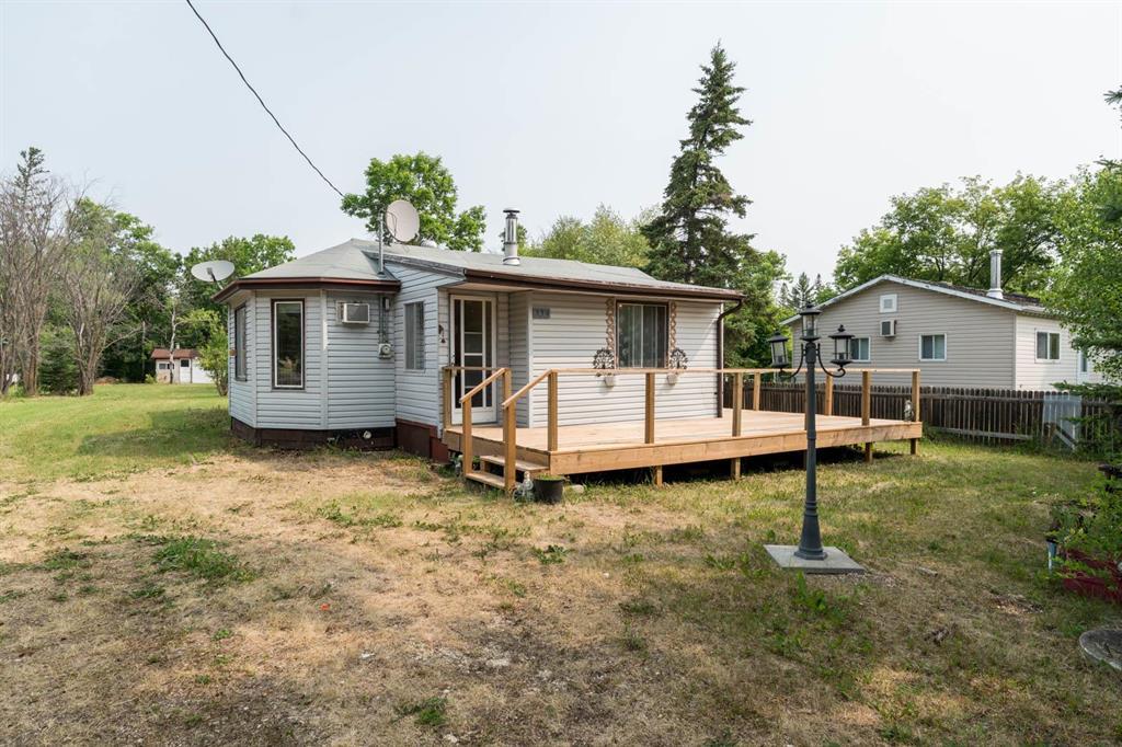 Photo 1 of 339 Lake Avenue, Winnipeg Beach MB
